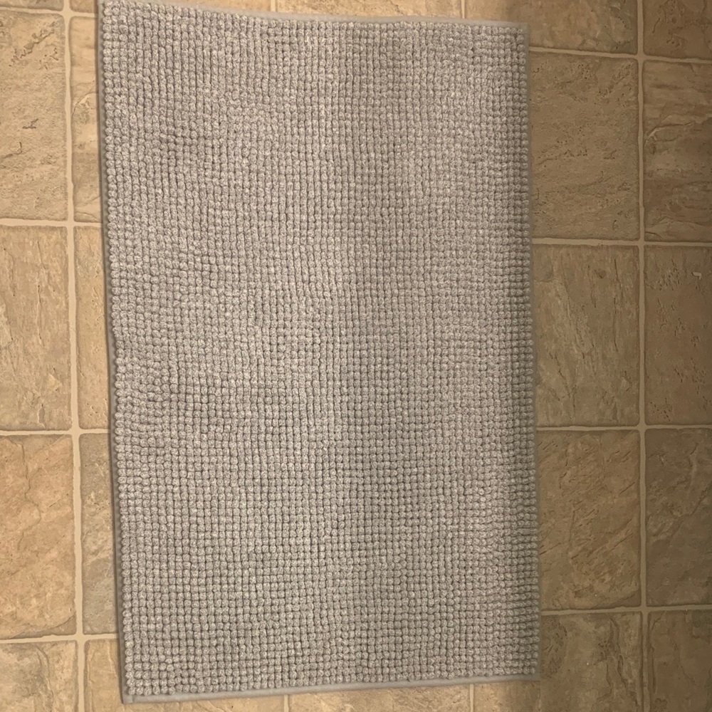 Gray Textured Bath Mat 30in x 20in